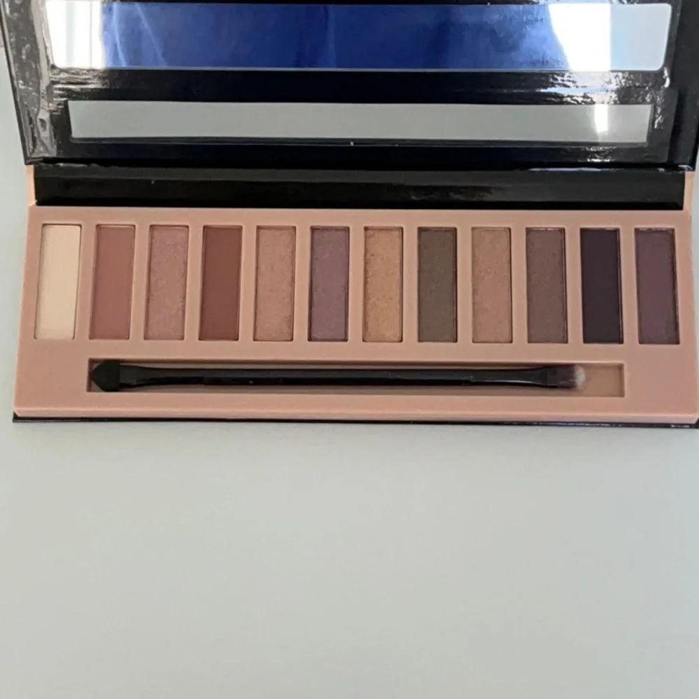 L.A. Girl Nudes Eyeshadow Palette NWOT